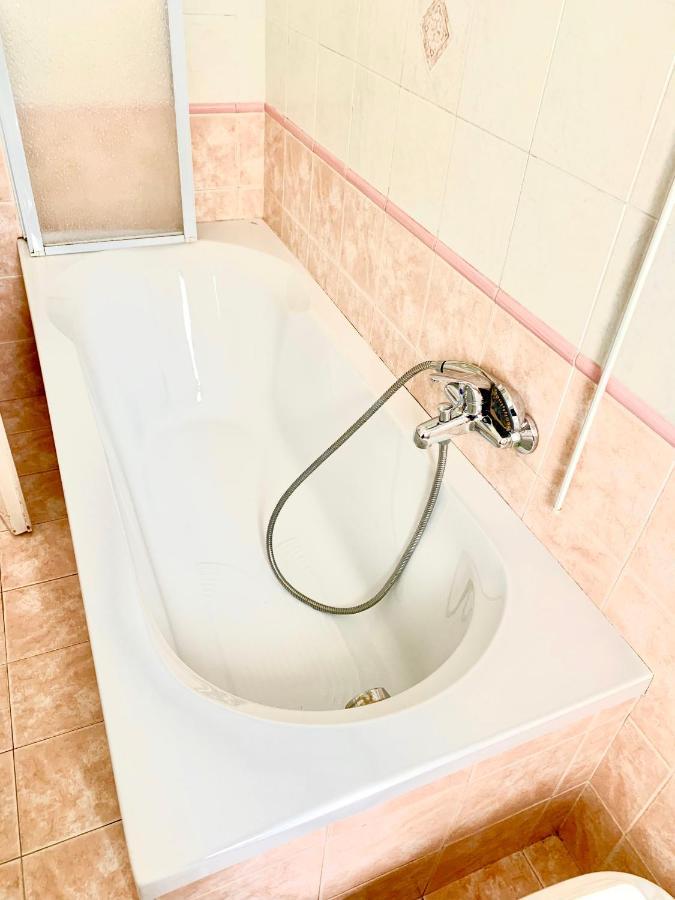 Casa Rosanna - Your Home In コモ エクステリア 写真