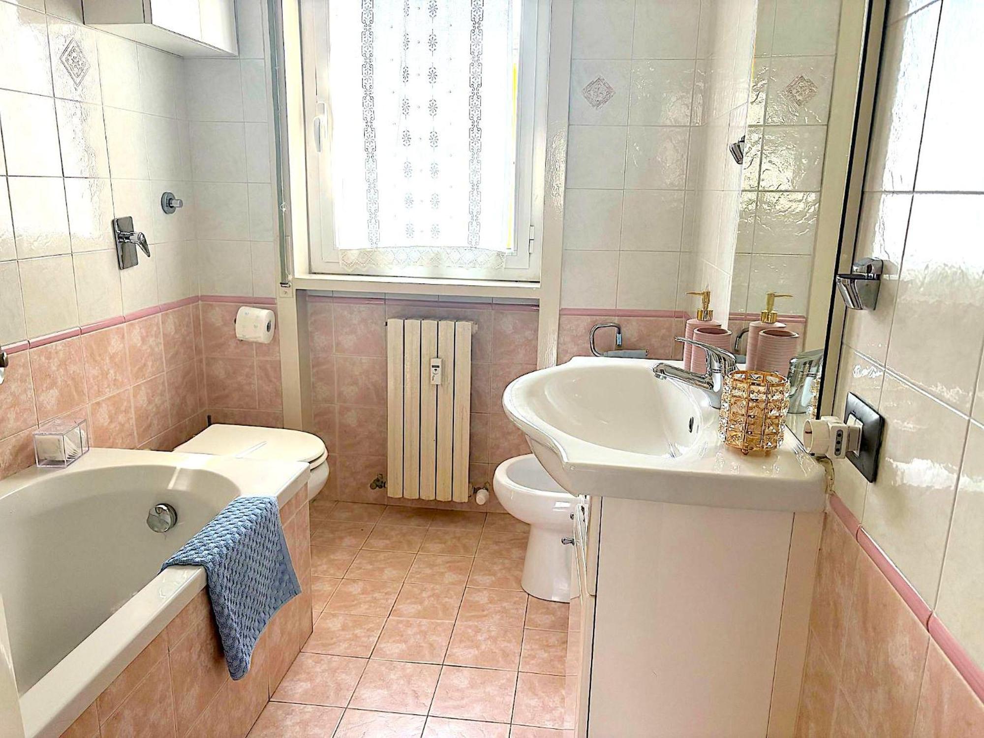 Casa Rosanna - Your Home In コモ エクステリア 写真